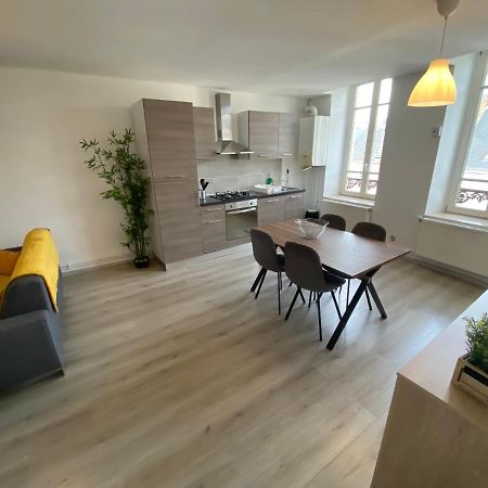 Joli Appartement Avec Parking Gratuit Sur Place Givet Buitenkant foto