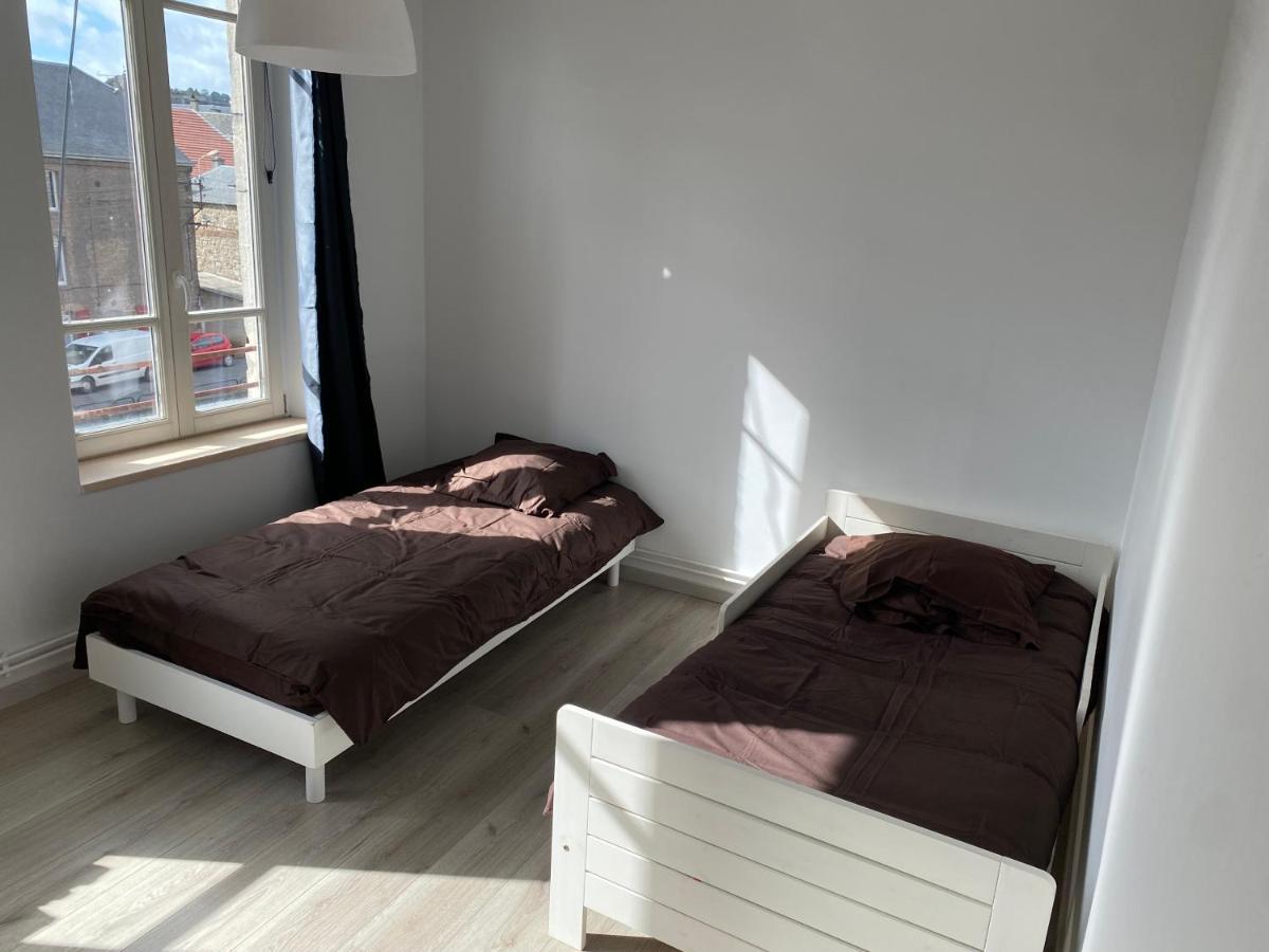 Joli Appartement Avec Parking Gratuit Sur Place Givet Buitenkant foto