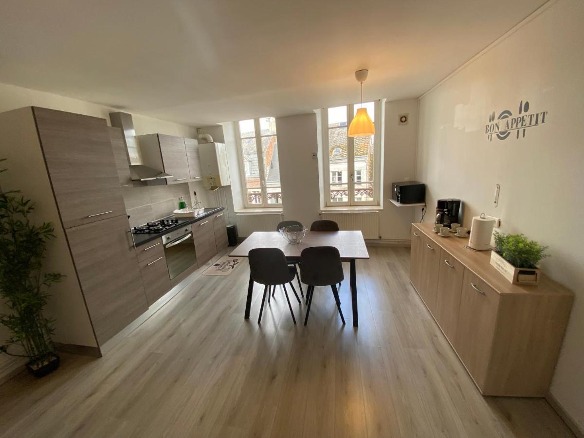 Joli Appartement Avec Parking Gratuit Sur Place Givet Buitenkant foto